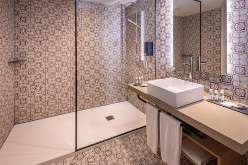 Suite Junior del hotel Alhambra. Foto 2