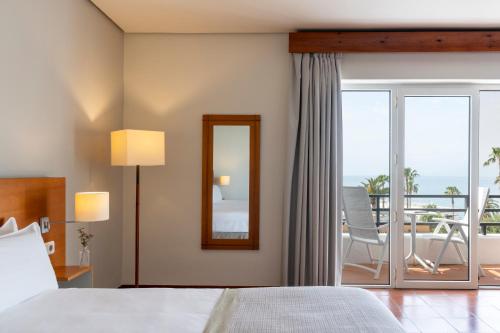 Habitación Doble Estándar del hotel Parador De Ceuta La Muralla. Foto 1