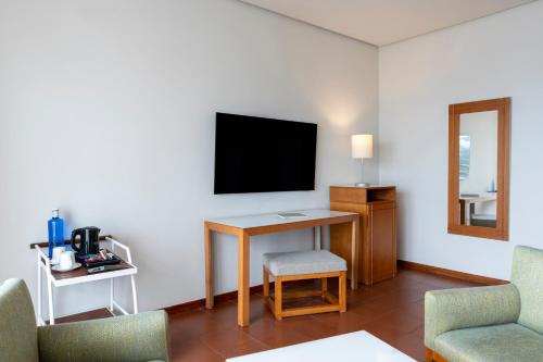 Habitación Doble Superior del hotel Parador De Ceuta La Muralla. Foto 4