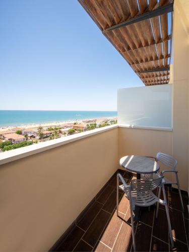 Habitación Doble Élite con vistas al mar del hotel Pato Amarillo. Foto 2