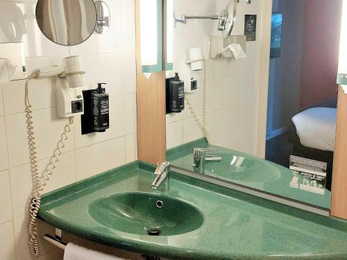 Habitación Doble Confort del hotel Ibis Valencia Bonaire Aeropuerto. Foto 3