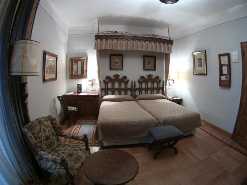 Habitación Doble Estándar del hotel Parador De Santiago De Compostela. Foto 3