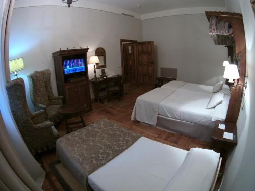 Habitación doble Normal del hotel Parador De Santiago De Compostela. Foto 1
