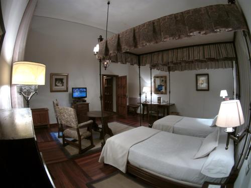 Habitación Doble Superior del hotel Parador De Santiago De Compostela. Foto 4