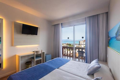 Habitación Doble Estándar con vistas al mar - 2 camas del hotel Ona Luna Park. Foto 10