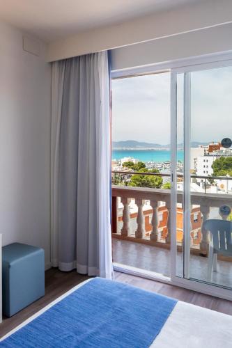 Habitación Doble Estándar con vistas al mar - 2 camas del hotel Ona Luna Park. Foto 11