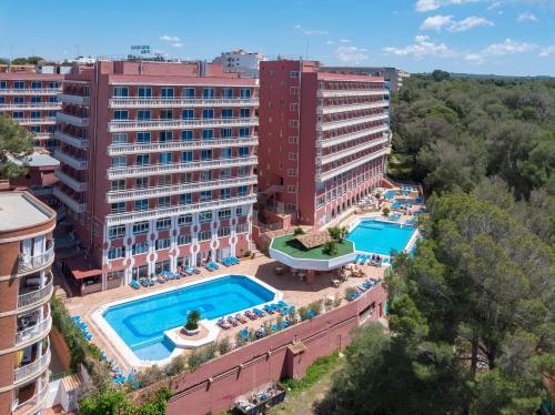 Habitación Doble con vistas a la piscina del hotel Ona Luna Park. Foto 2