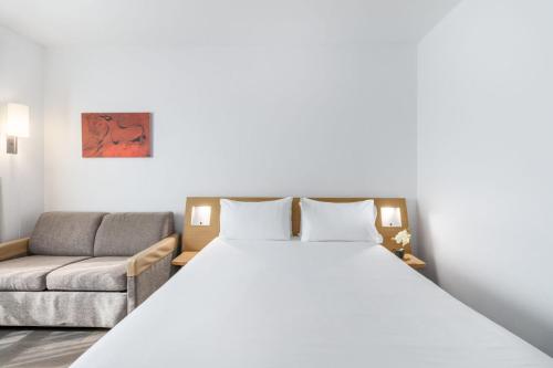 Habitación Doble - Paquete romántico del hotel Exe Madrid Norte. Foto 1