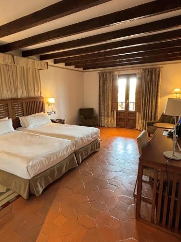 Habitación Doble Estándar del hotel Parador De Toledo. Foto 4