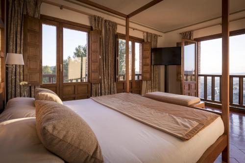 Suite Junior del hotel Parador De Toledo. Foto 1