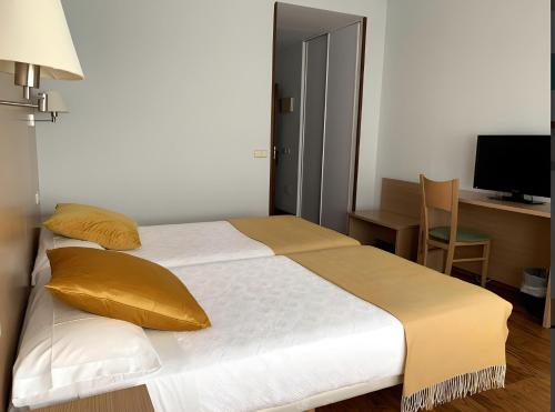 Habitación Doble - 2 camas del hotel SAN MILLAN HOTEL. Foto 3