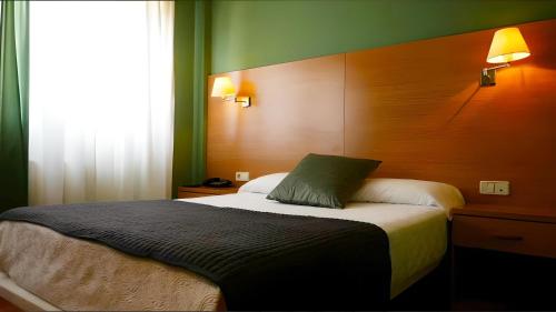 Habitación Individual del hotel SAN MILLAN HOTEL. Foto 1