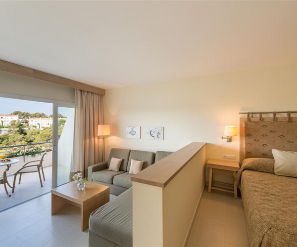 Junior suite del hotel Ikos Porto Petro