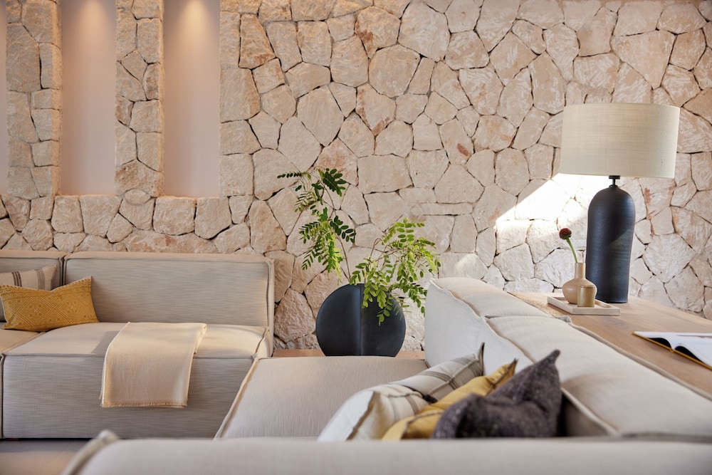 Villa Deluxe, 3 habitaciones, piscina privada, vistas al jardín del hotel Ikos Porto Petro. Foto 2