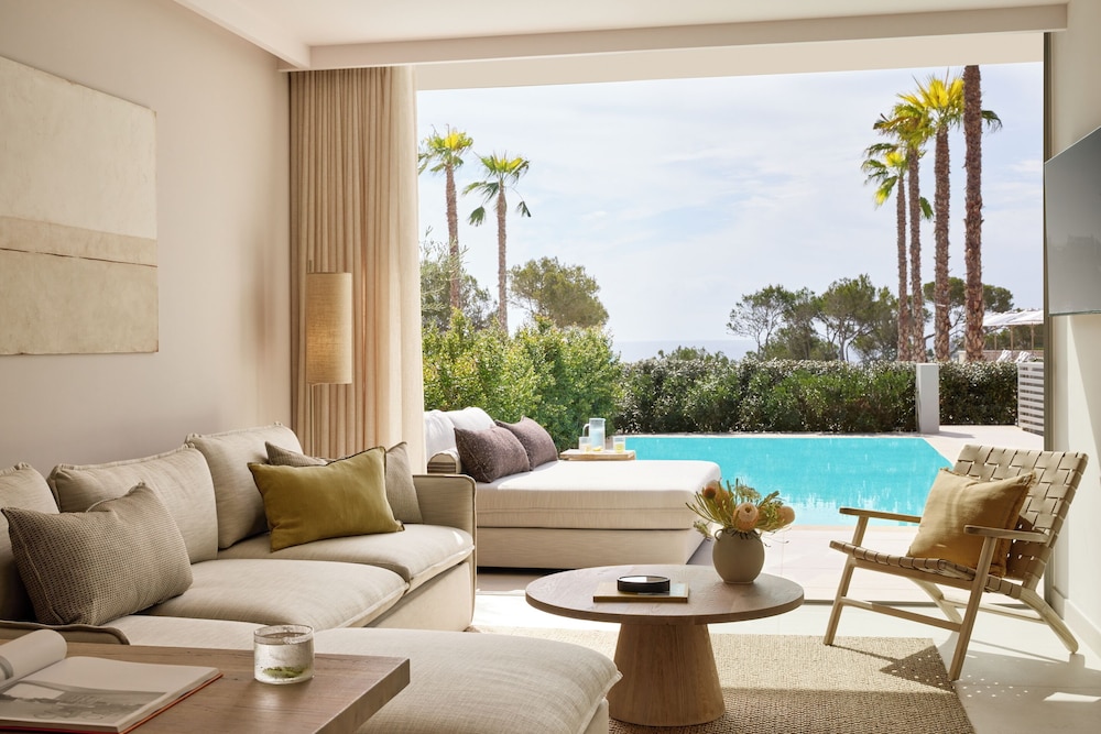 Suite Deluxe, 1 habitación, piscina privada, vistas al jardín del hotel Ikos Porto Petro. Foto 3