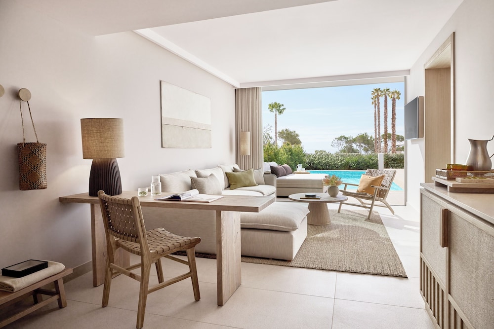 Suite Deluxe, 1 habitación, piscina privada, vistas al jardín del hotel Ikos Porto Petro. Foto 4