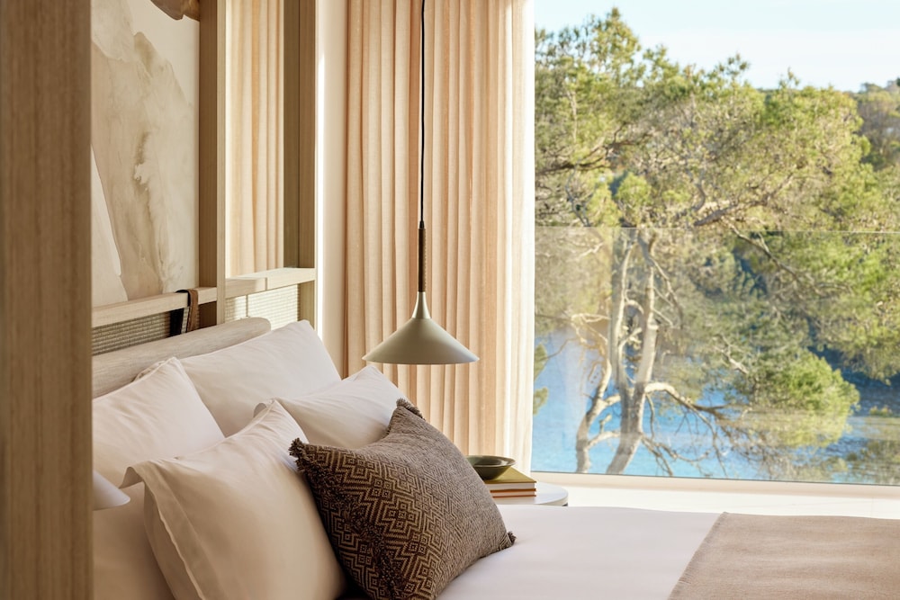 Suite Deluxe, 1 habitación, vistas al mar del hotel Ikos Porto Petro. Foto 3