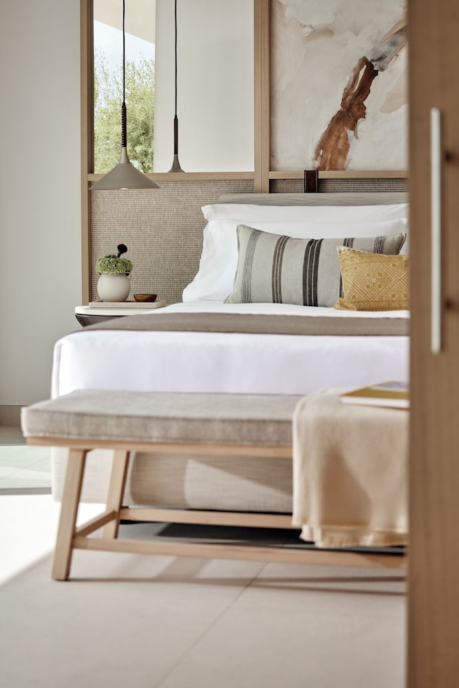 Suite Deluxe, 1 habitación, vistas al mar del hotel Ikos Porto Petro. Foto 4