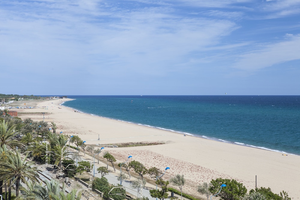 Habitación triple estándar, vistas al mar (2+1) del hotel Ibersol Sorra d'Or. Foto 6
