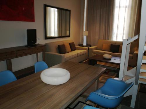 Suite Grand del hotel Eco Alcala Suites. Foto 1