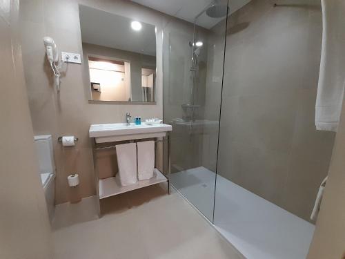 Suite Grand del hotel Eco Alcala Suites. Foto 4