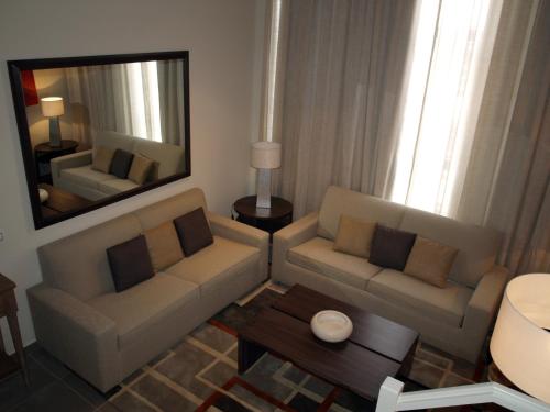 Suite Grand del hotel Eco Alcala Suites. Foto 6