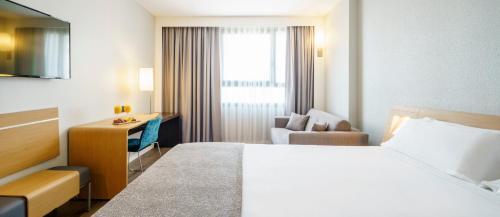 Habitación Doble Estándar - 1 o 2 camas del hotel Ilunion Valencia 4. Foto 8