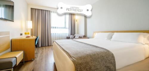 Habitación Doble - Se aceptan mascotas del hotel Ilunion Valencia 4. Foto 2