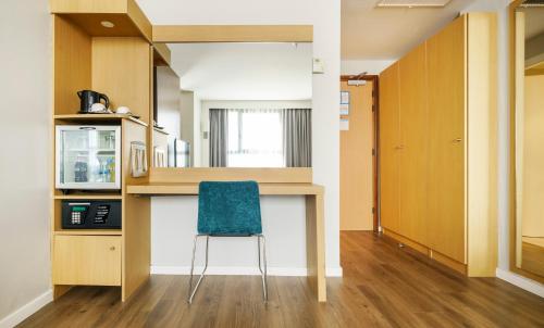 Habitación Doble Superior del hotel Ilunion Valencia 4. Foto 5
