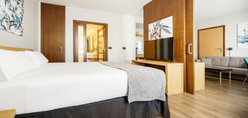 Habitación Doble Superior del hotel Ilunion Valencia 4. Foto 7