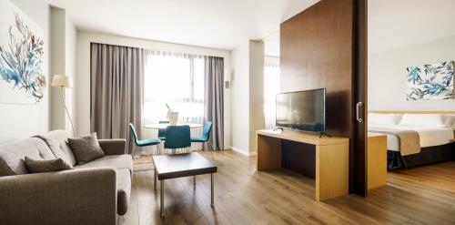 Habitación Doble Superior del hotel Ilunion Valencia 4. Foto 8