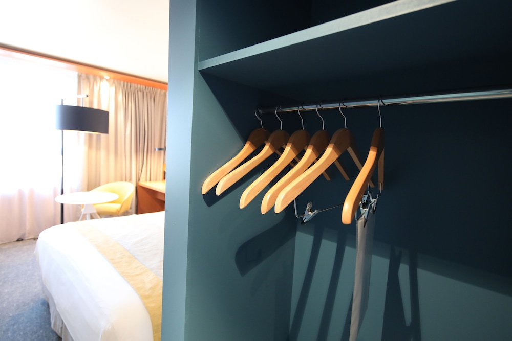 Habitación Standard con cama doble del hotel Mercure Grenoble Centre Alpotel. Foto 3