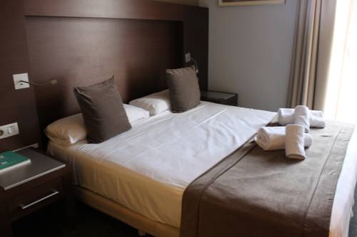 Habitación doble del hotel Madanis