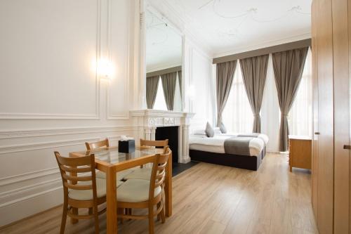 Suite Estudio de lujo del hotel Cleveland. Foto 1