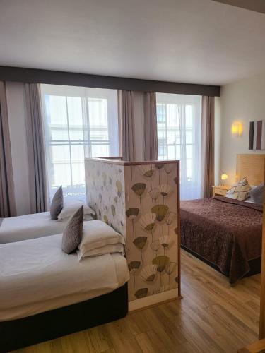 Suite Estudio de lujo del hotel Cleveland. Foto 4