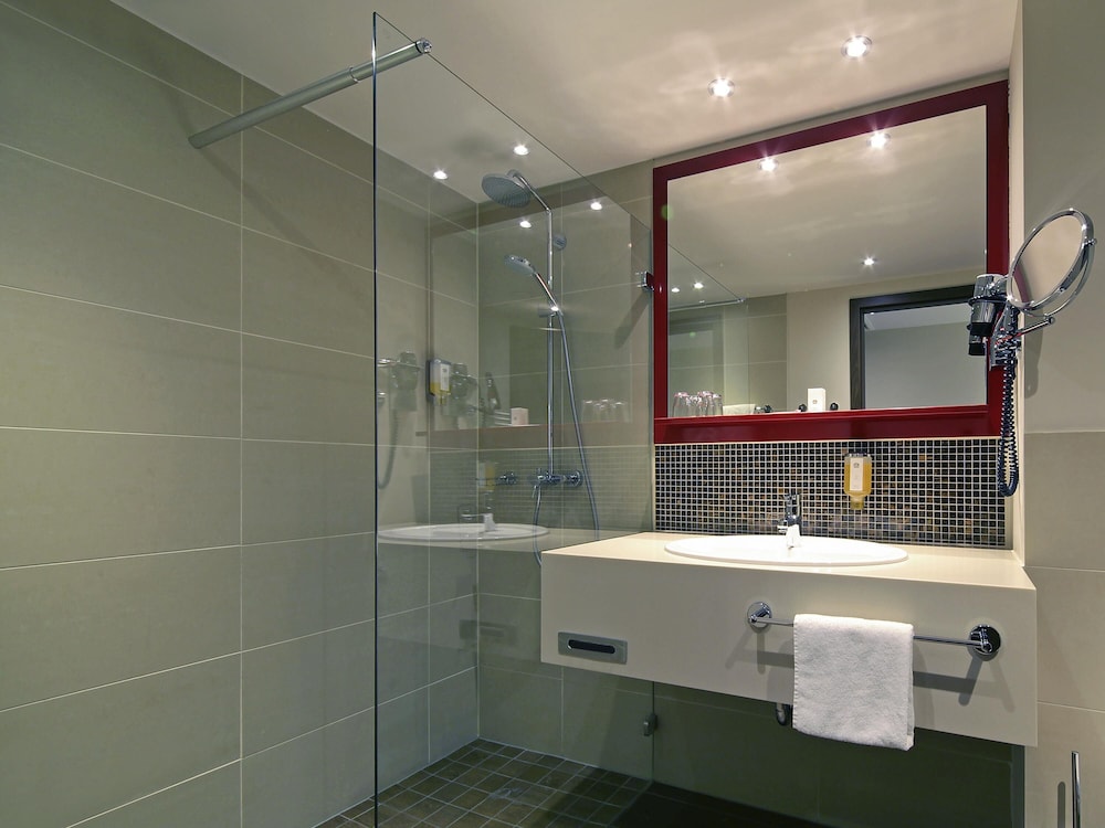 Habitación Superior - Cama doble del hotel Mercure Dortmund Messe. Foto 4