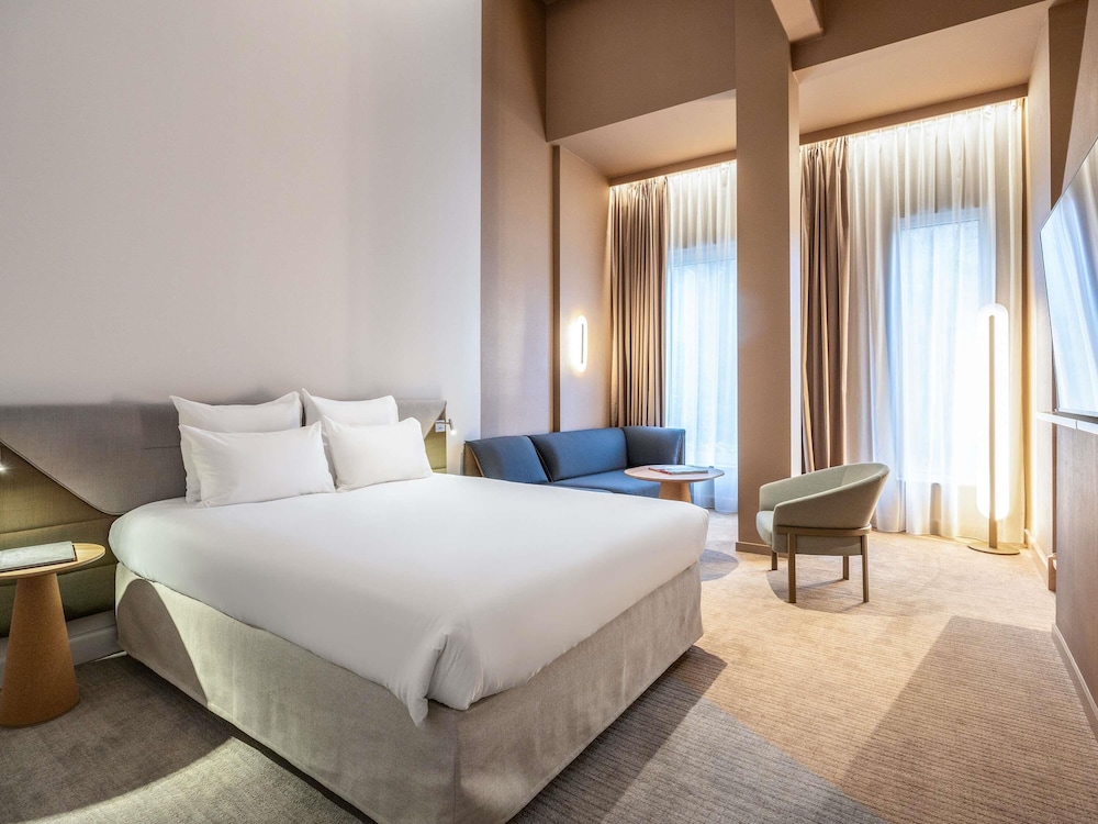 Suite Deluxe, 1 cama queen y 2 literas del hotel Novotel Brugge Centrum