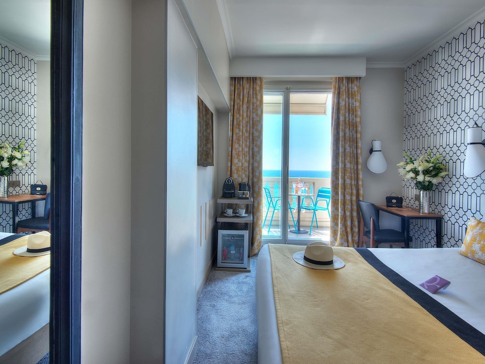 Habitación Superior - Balcón con Vistas al Mar del hotel Mercure Nice Marche Aux Fleurs