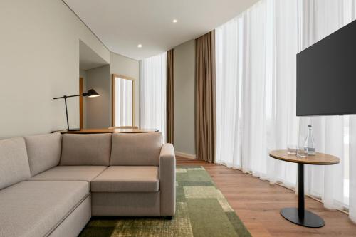 Suite de 1 dormitorio del hotel Holiday Inn Beja, an IHG. Foto 1