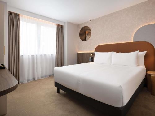 Habitación Doble Estándar con vistas a la ciudad - Adaptada para personas con movilidad reducida del hotel Mercure London Earls Court. Foto 6