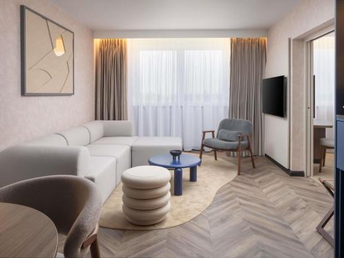Suite Junior con vistas a la ciudad - 1 cama extragrande - Planta superior del hotel Mercure London Earls Court. Foto 3