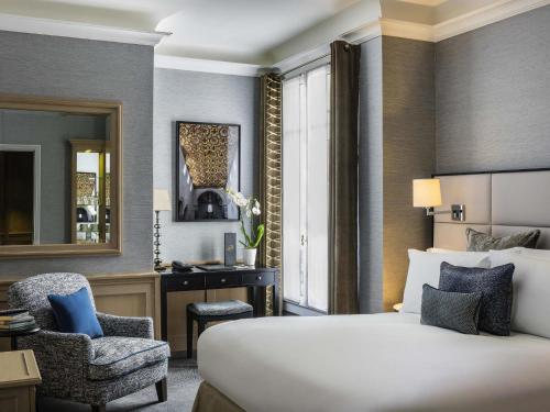 Habitación Superior - 1 cama grande del hotel Sofitel Paris Baltimore Tour Eiffel. Foto 4