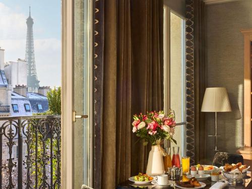 Luxury Junior King Suite with Balcony and Eiffel Tower View del hotel Sofitel Paris Baltimore Tour Eiffel. Foto 6