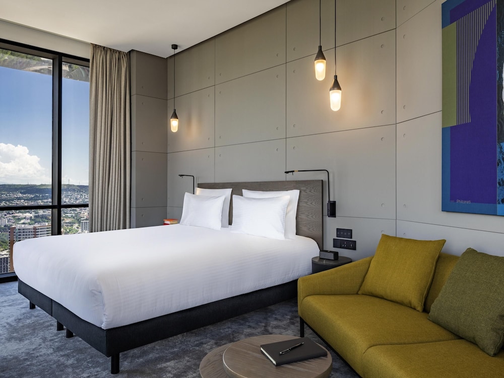 Suite Junior del hotel Pullman Tbilisi Axis Towers