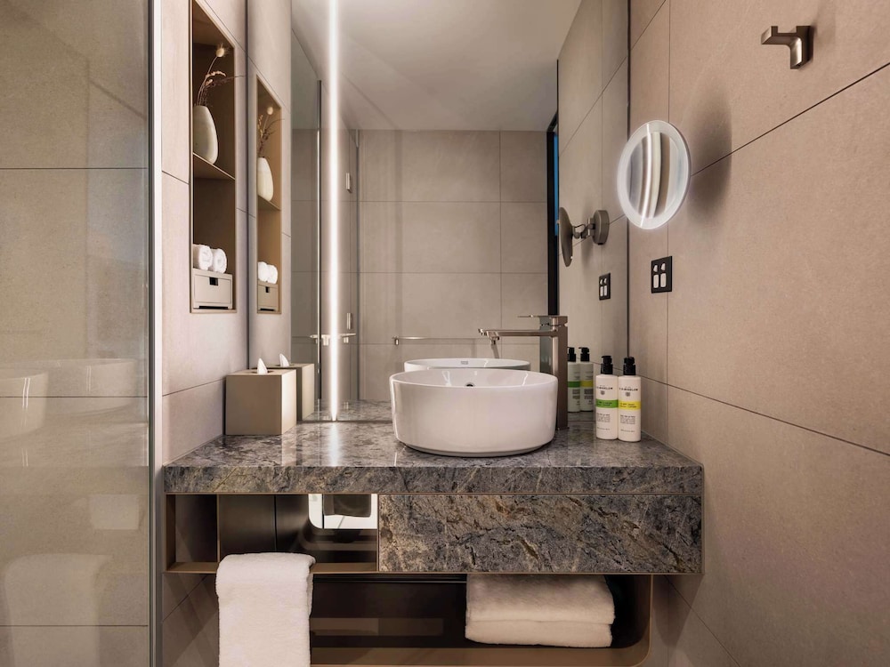 Habitación ejecutiva con 1 cama king size del hotel Pullman Auckland Airport. Foto 6