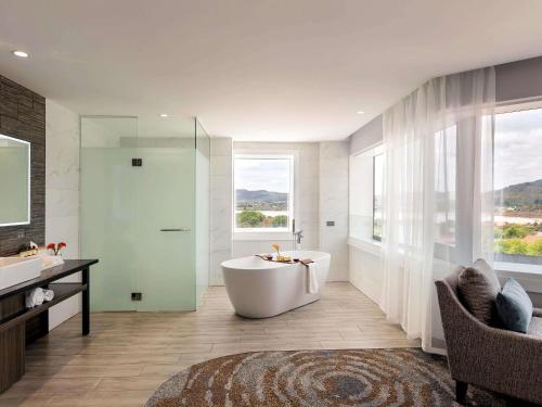 Suite Ejecutiva, 1 Cama King Size, Vistas al Lago del hotel Pullman Rotorua. Foto 3