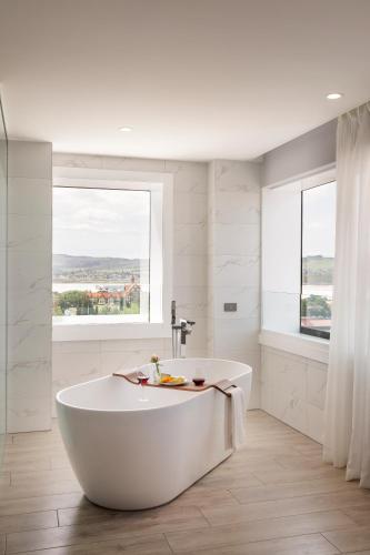 Suite Ejecutiva, 1 Cama King Size, Vistas al Lago del hotel Pullman Rotorua. Foto 4