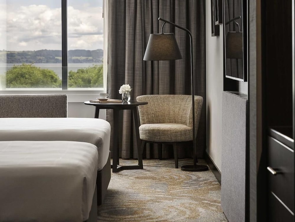 Habitación Superior, 2 Camas Queen Size, Vistas al Lago del hotel Pullman Rotorua. Foto 4