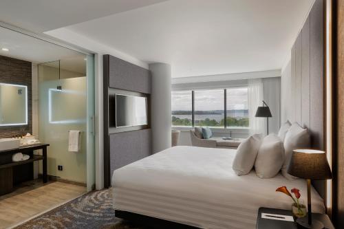 Habitación Deluxe Ejecutiva con Vistas al Lago, 1 Cama King Size del hotel Pullman Rotorua. Foto 4