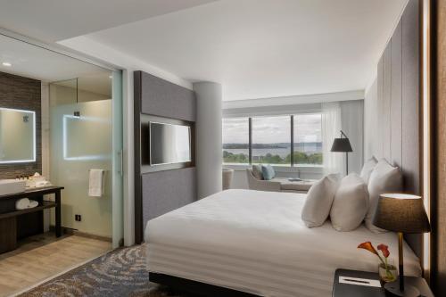 Habitación Deluxe Ejecutiva con Vistas al Lago, 1 Cama King Size del hotel Pullman Rotorua. Foto 5